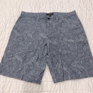 Banana Republic Shorts size 32